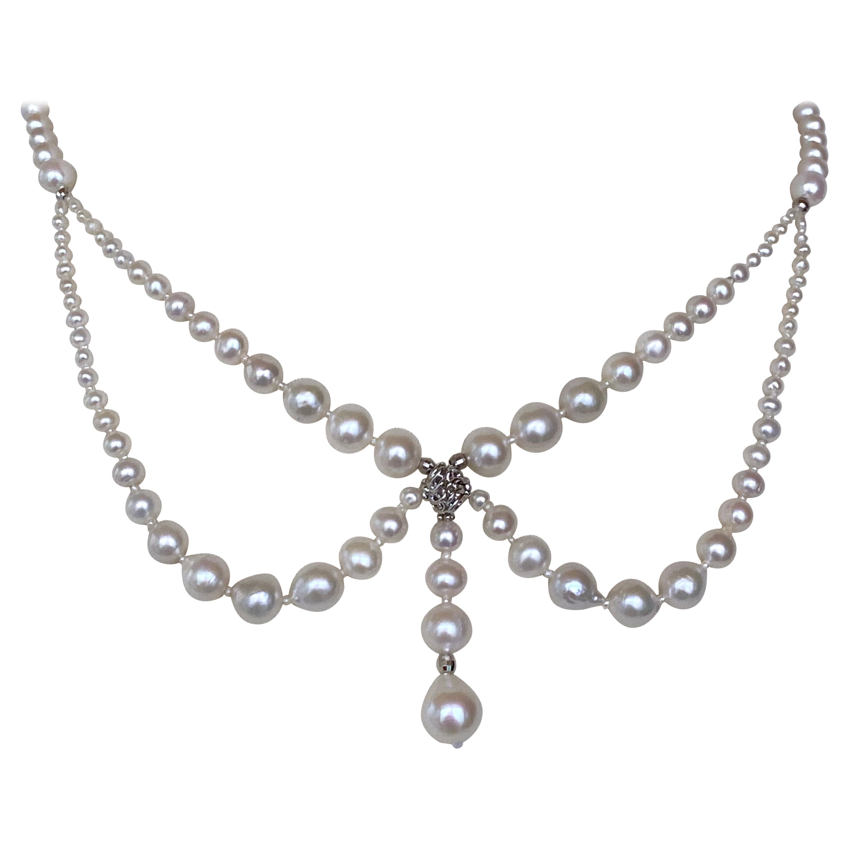 Marina J., viktorianisch inspirierte drapierte Perle und versilberte Rhodium-Halskette im Angebot