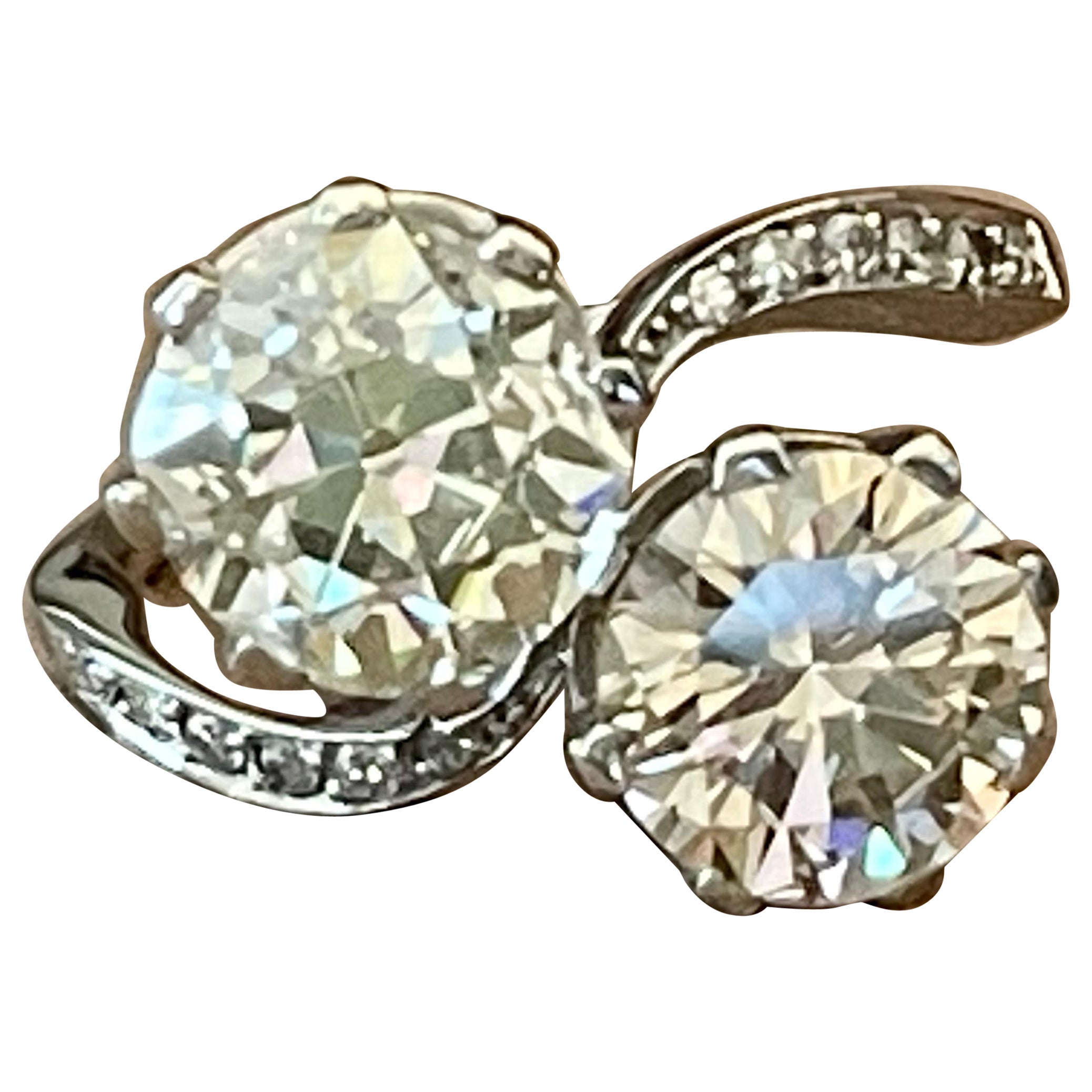 18 K White Gold Toi Et Moi Diamond Ring 3.33 Carat, 2.52 Carat For Sale