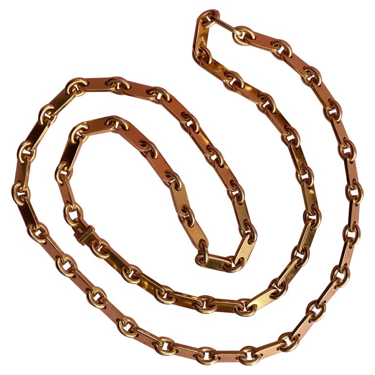 An 18 carat gold Cartier chain For Sale at 1stDibs