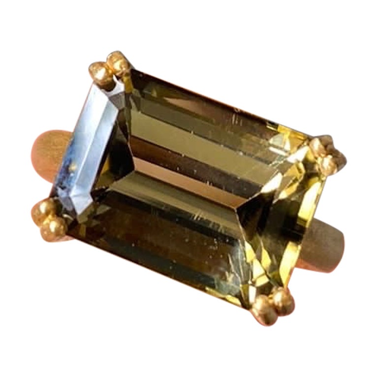 Unisex Certified 9.83 Carat Tourmaline Cocktail Ring in 18K Yellow Gold For Sale
