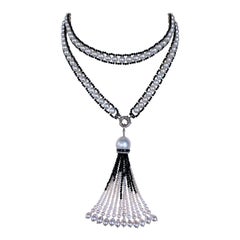 Marina J. Pearl, sautoir en spinelle noire facettée et or blanc 14 carats