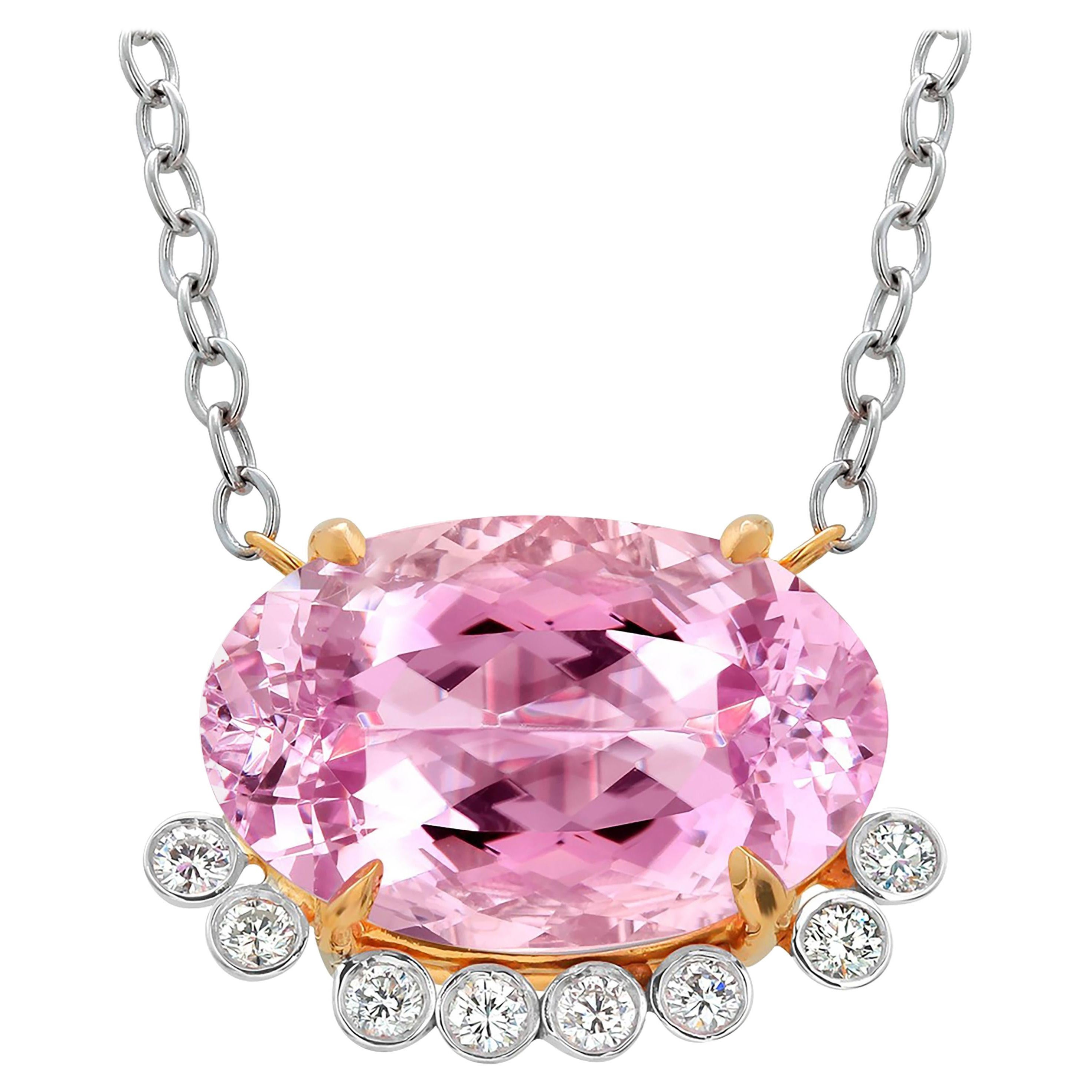 Eighteen Karat Yellow Gold 30.85 Carat Natural Kunzite Diamond Pendant Necklace