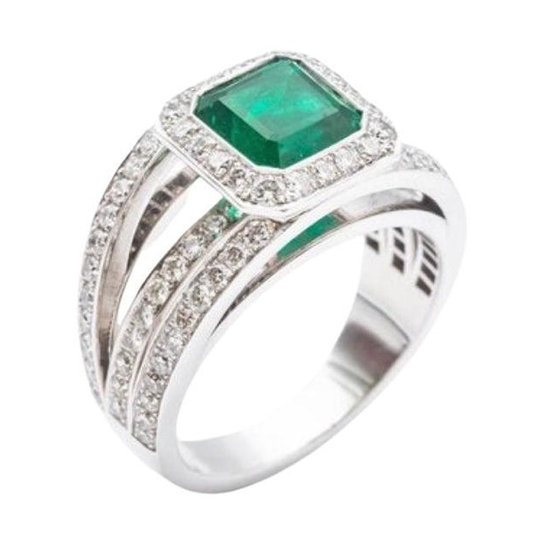Engagement Ring Emerald Diamond White Gold 18 Karat For Sale