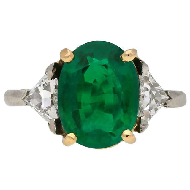 Art Deco Colombian Emerald Three-Stone Ring, circa 1920 at 1stDibs