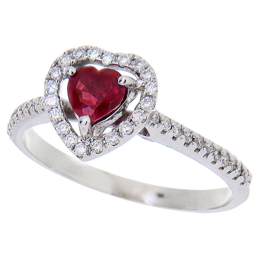 18 Karat White Gold Ring 0.52 Heart Cut Ruby 0.24 White Diamonds Brilliant Cut For Sale