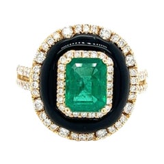Emerald and Onyx Ring in 14Kt Yellow Gold