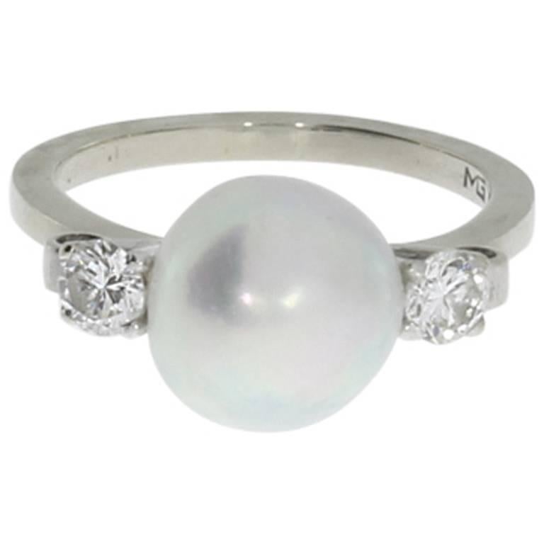 Baroque Oriental Pearl Gold Ring with 2 Diamonds
