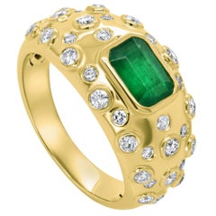 Jay Feder, bague en or jaune 14 carats avec diamants et émeraude verte