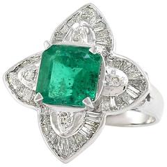 Retro Emerald and Diamond Ring in 18K White Gold 3