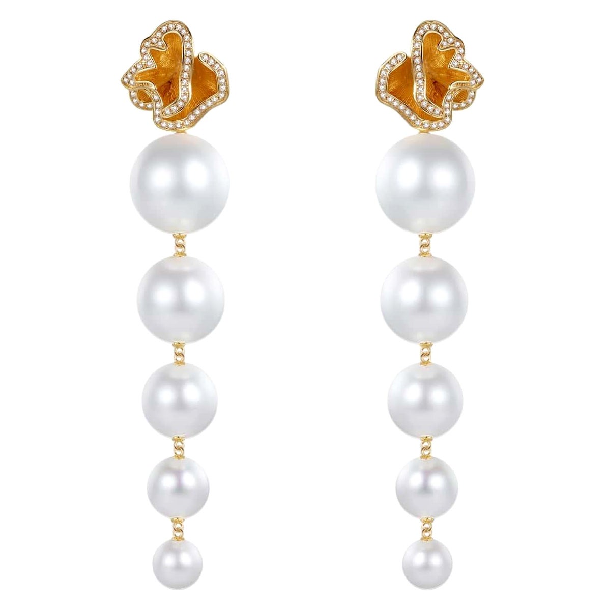 Quintessence Swing Perlen-Ohrringe mit Blumenmuster - Weiß