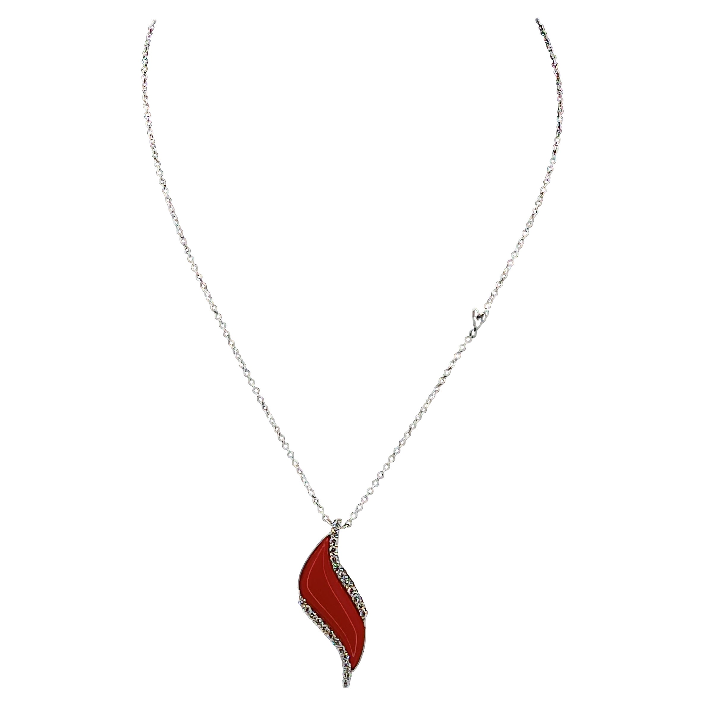 Pendentif en pâte de corail en or blanc 18 carats avec diamants Vs G de 0,72 carat