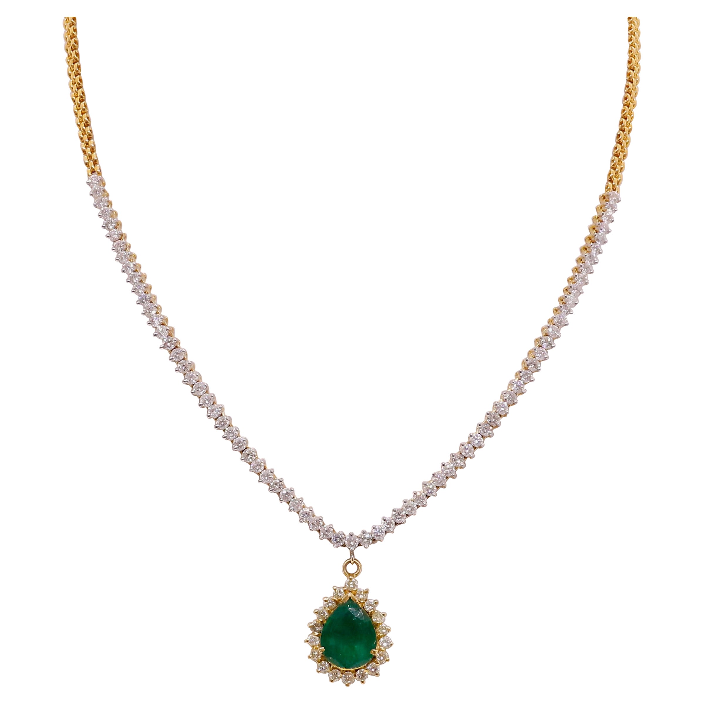 Handcrafted Drop-Shaped Necklace with Diamonds in 18 Karat Gold For Sale