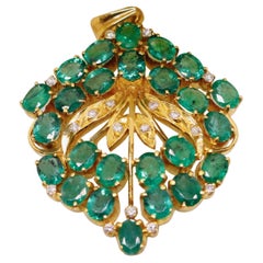 Handgefertigter Smaragd-Bouquet-Anhänger aus 18 Karat Gold