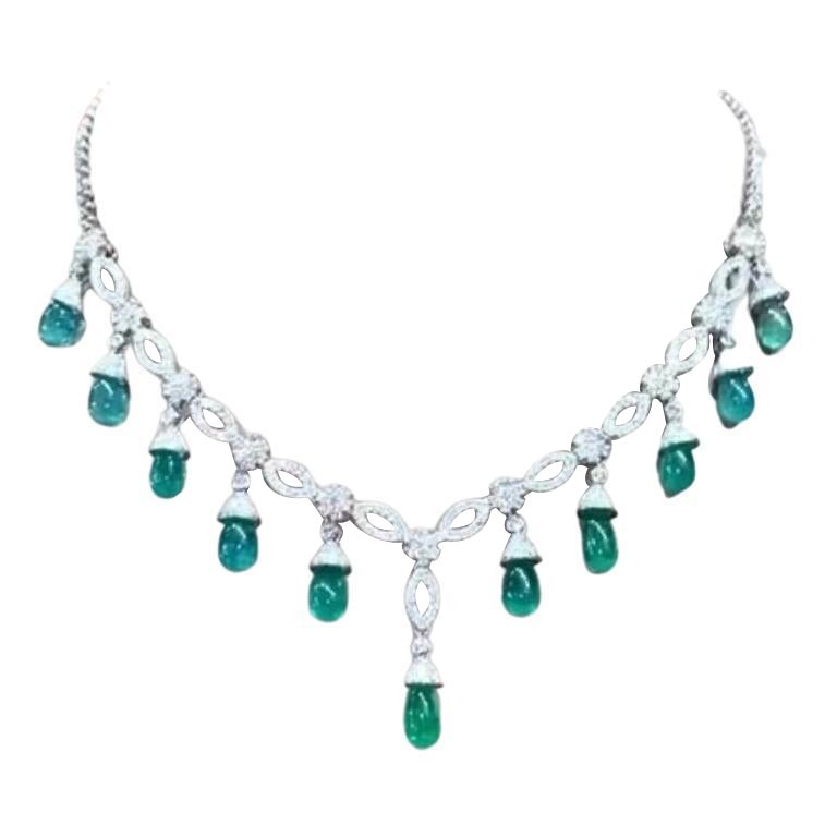 AIG Certified 34.35 Ct Emeralds Diamonds 6.20 Ct 18K Gold Necklace For Sale
