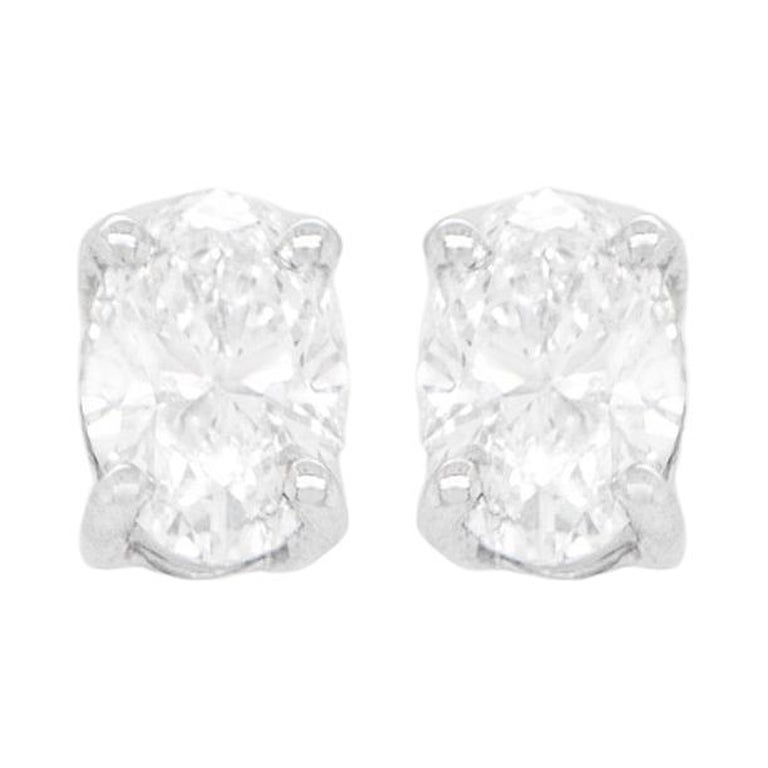 Oval Cut Diamond 1.03 Carats Total Stud Earrings 18k Gold For Sale