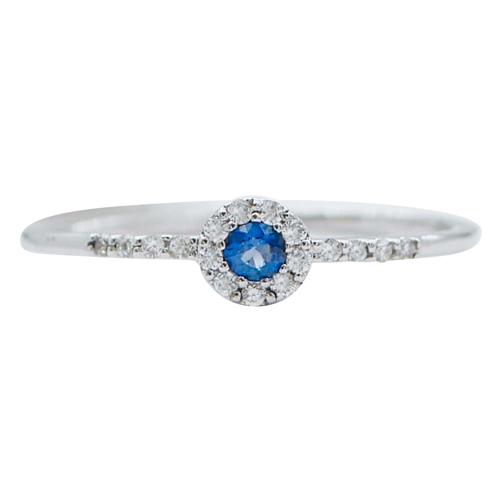 Sapphire, Diamonds, 18 Karat White Gold Modern Ring