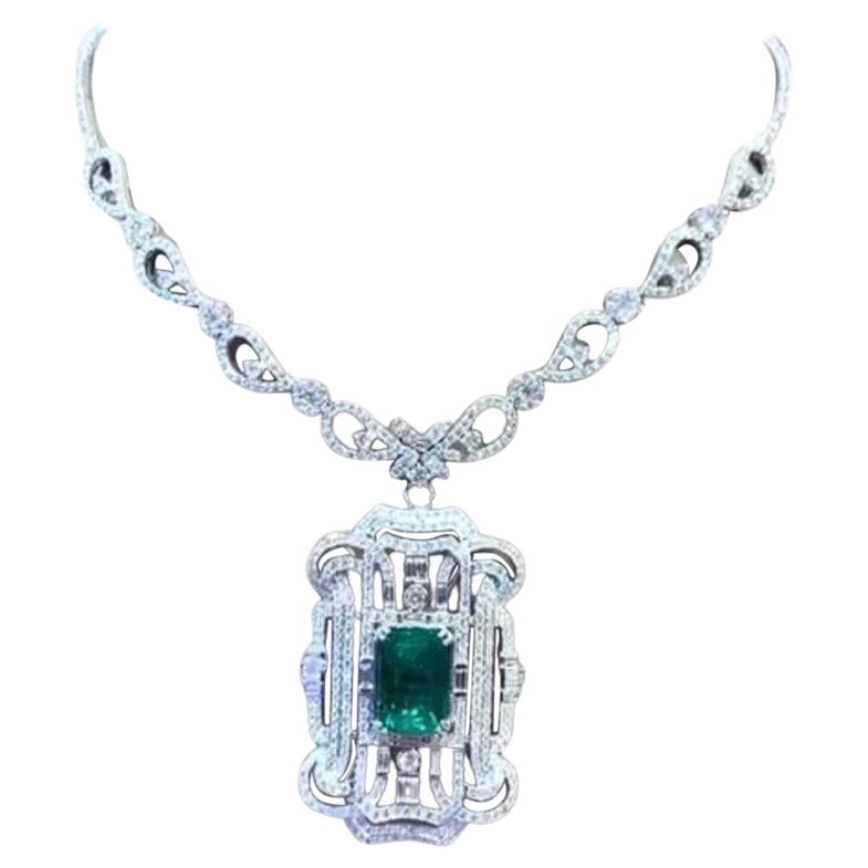 Art Decô Necklace with 17.64 Carats of Emerald and Diamonds For Sale