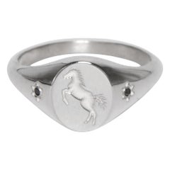 Ruth Nyc x Tea Leigh Pony Signet Ring, Argento con Diamanti Neri