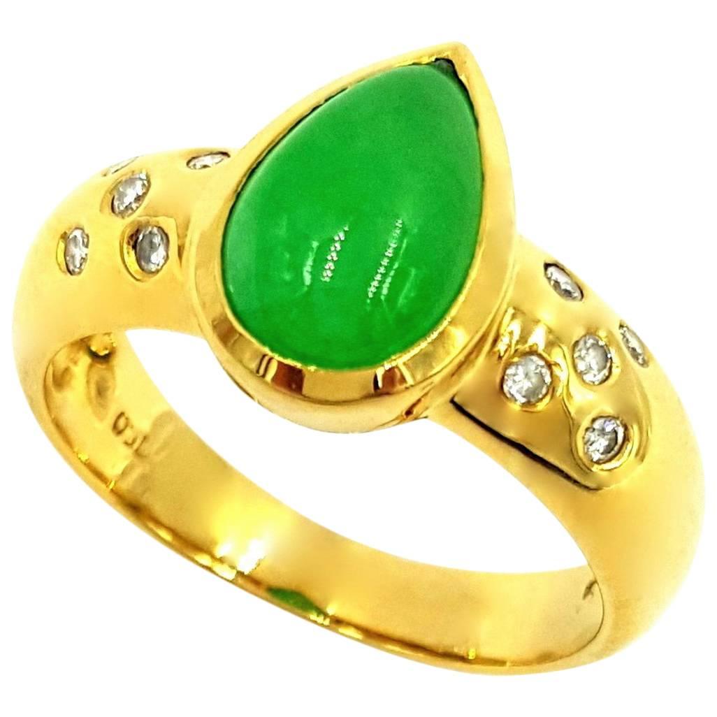 Superb Natural Untreated 1.25 Carat Pear Shape Cabochon Jade Diamond Gold Ring For Sale