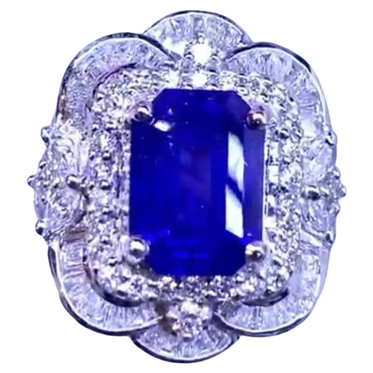 Stunning 7.21 of Royal Blue Ceylon Sapphire and Diamonds on Ring For Sale