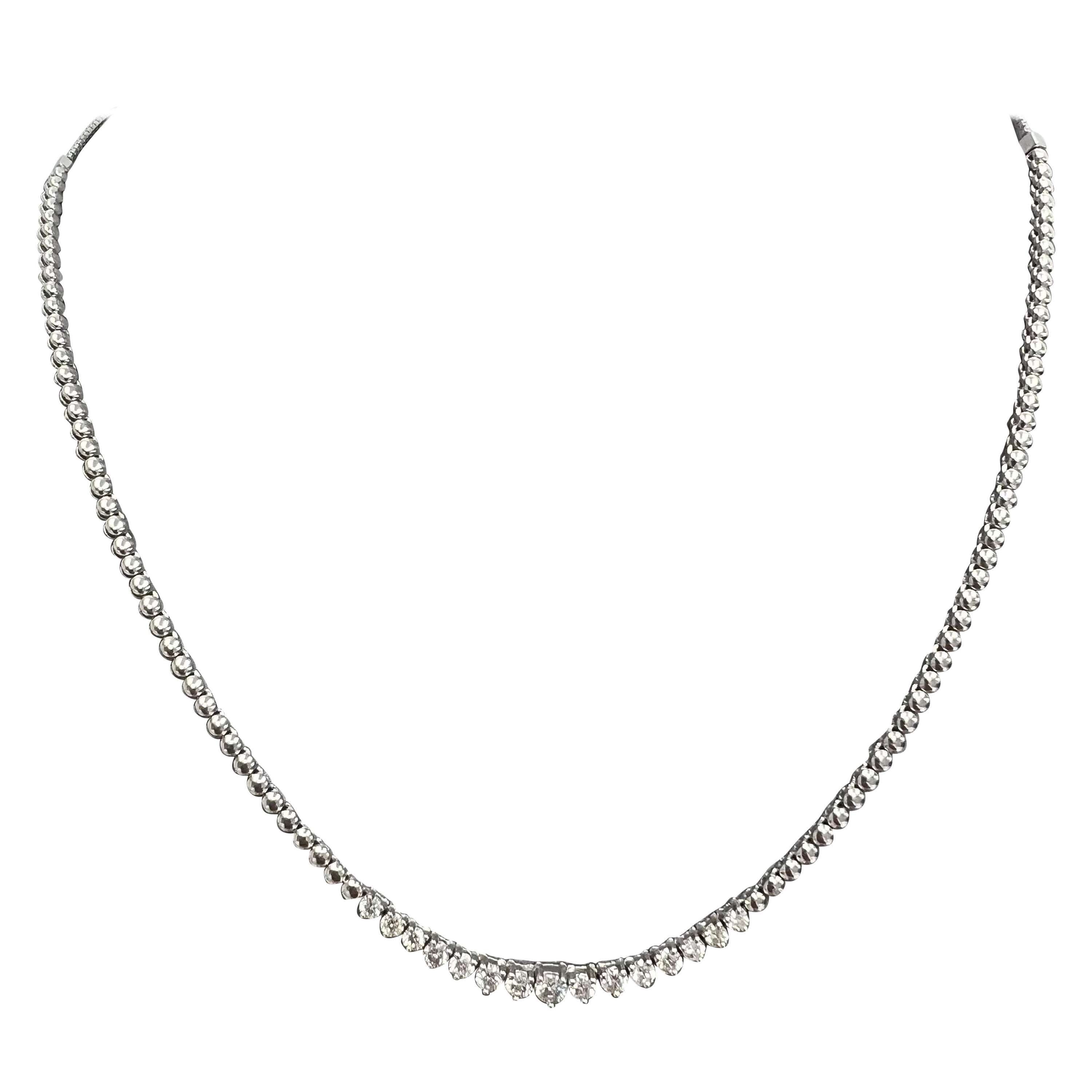 Unique Diamond Necklace with a Pull-up Chain and Graduated Diamonds.
This is the perfect gift for your friends, family and lovers.
No need to know their neck size, because the pull-up chain, gives you the ability to extend the necklace as long as