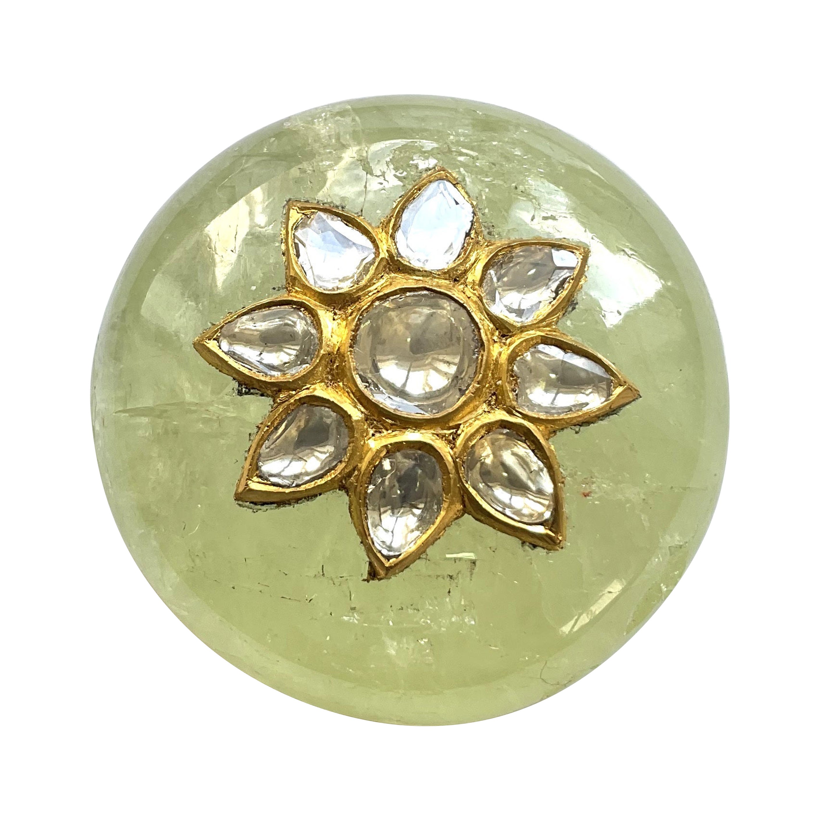 Antiguo berilo verde 146,20 quilates Gema con 22kOro trabajado a mano con diamantes naturales en venta