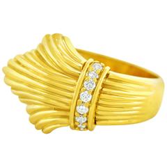 Fleur-de-Lis Diamond Set Gold Ring