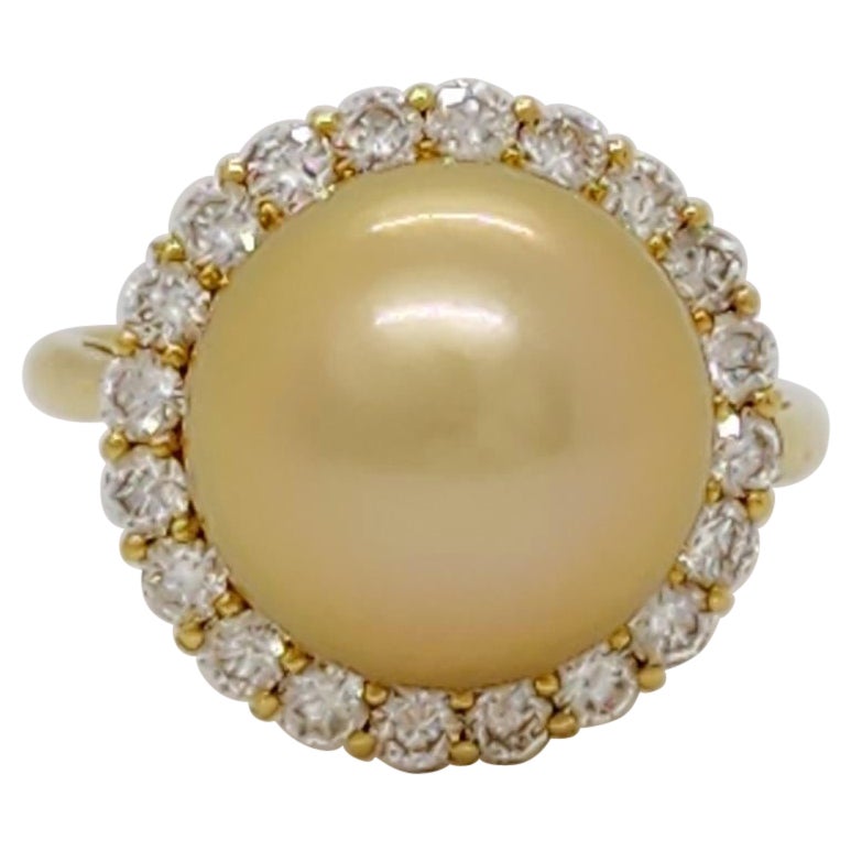 Bague cocktail en or jaune 18 carats avec perles dorées et diamants blancs en vente
