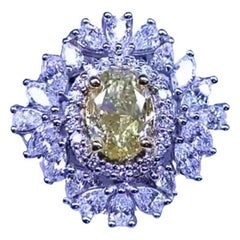 Sorprendente Anillo Certificado Gia Fancy 2.04 Quilates y Diamantes