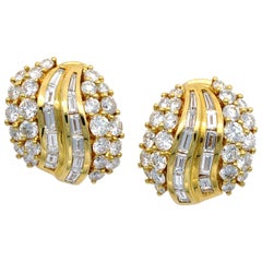 Boucles d'oreilles clips en or jaune 18 carats avec diamants ronds et baguettes