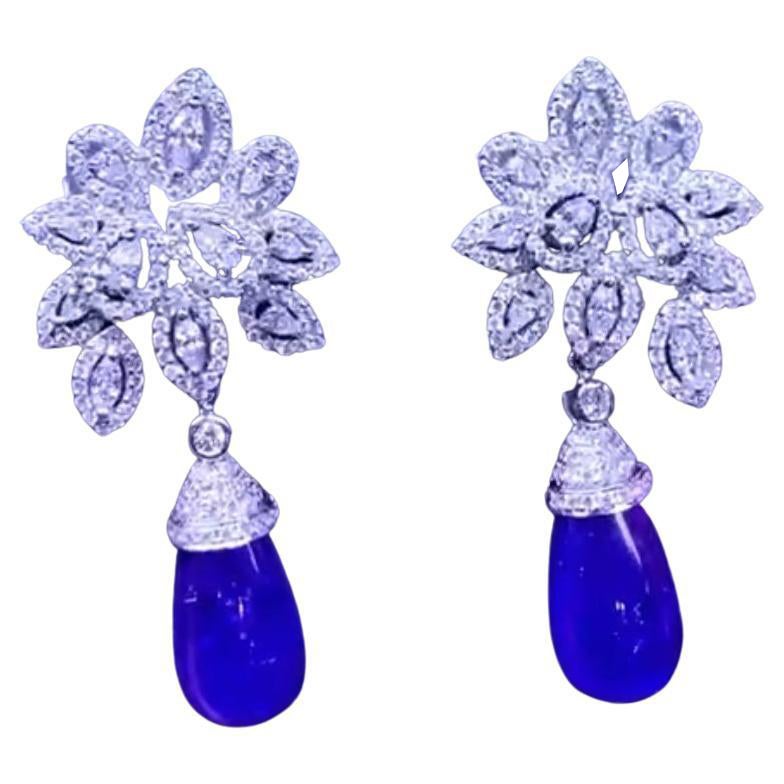 Amazing 34, 18 Carats of Tanzanites and Diamonds on Earrings For Sale