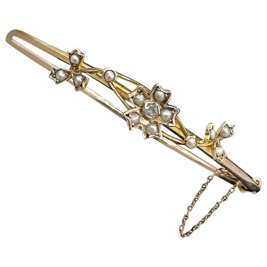 Bracelet jonc victorien ancien en or Art nouveau avec fleurs en perles et diamants taille rose