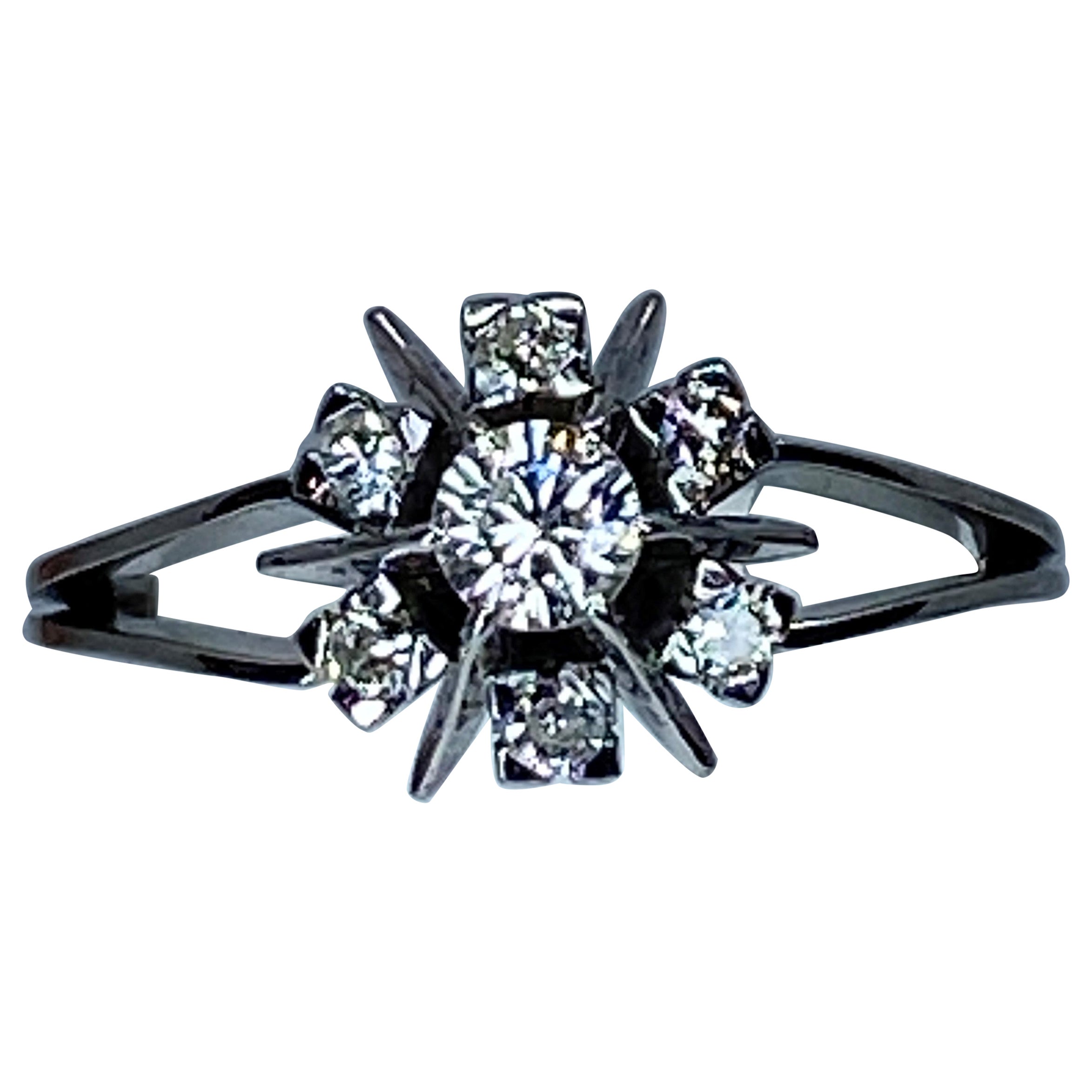 Engagement Ring in 18 Carat White Gold, Flower Model Set with 7 Diamonds