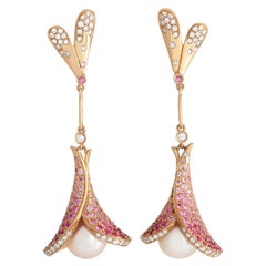 Boucles d'oreilles pendantes en or rose 18 carats You Si 0,78 ct de diamant, saphir et perle Calla Lily