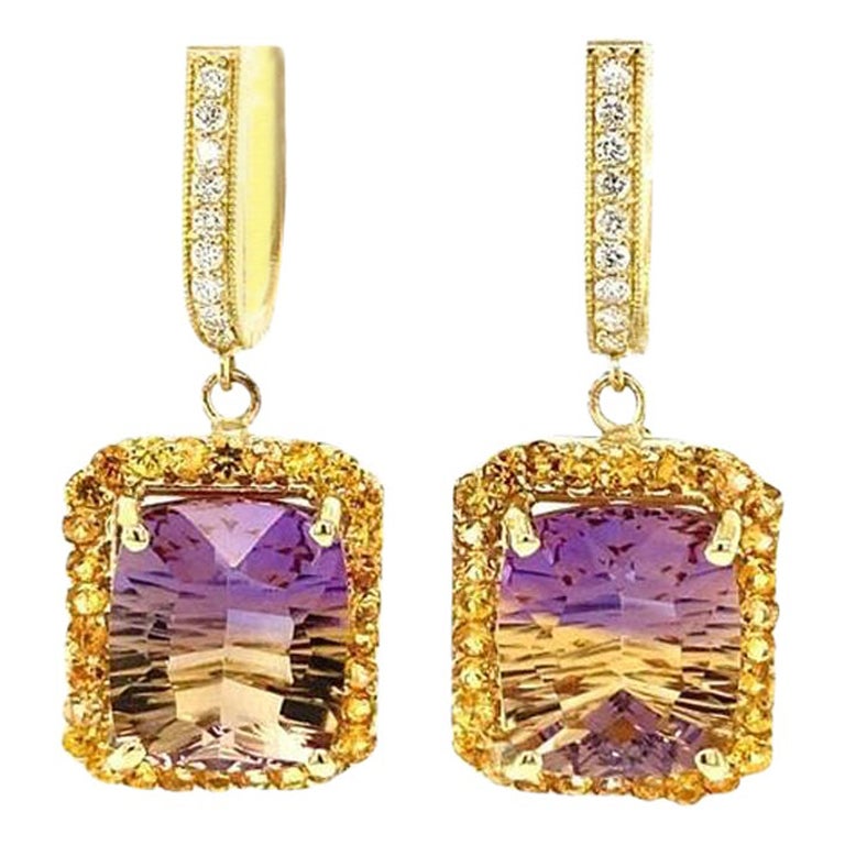Boucles d'oreilles pendantes en or jaune 12.54 carats Amétrine Saphir Diamant en vente
