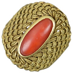 Vintage Solid 18 Carat Gold and Coral Solitaire Statement Ring