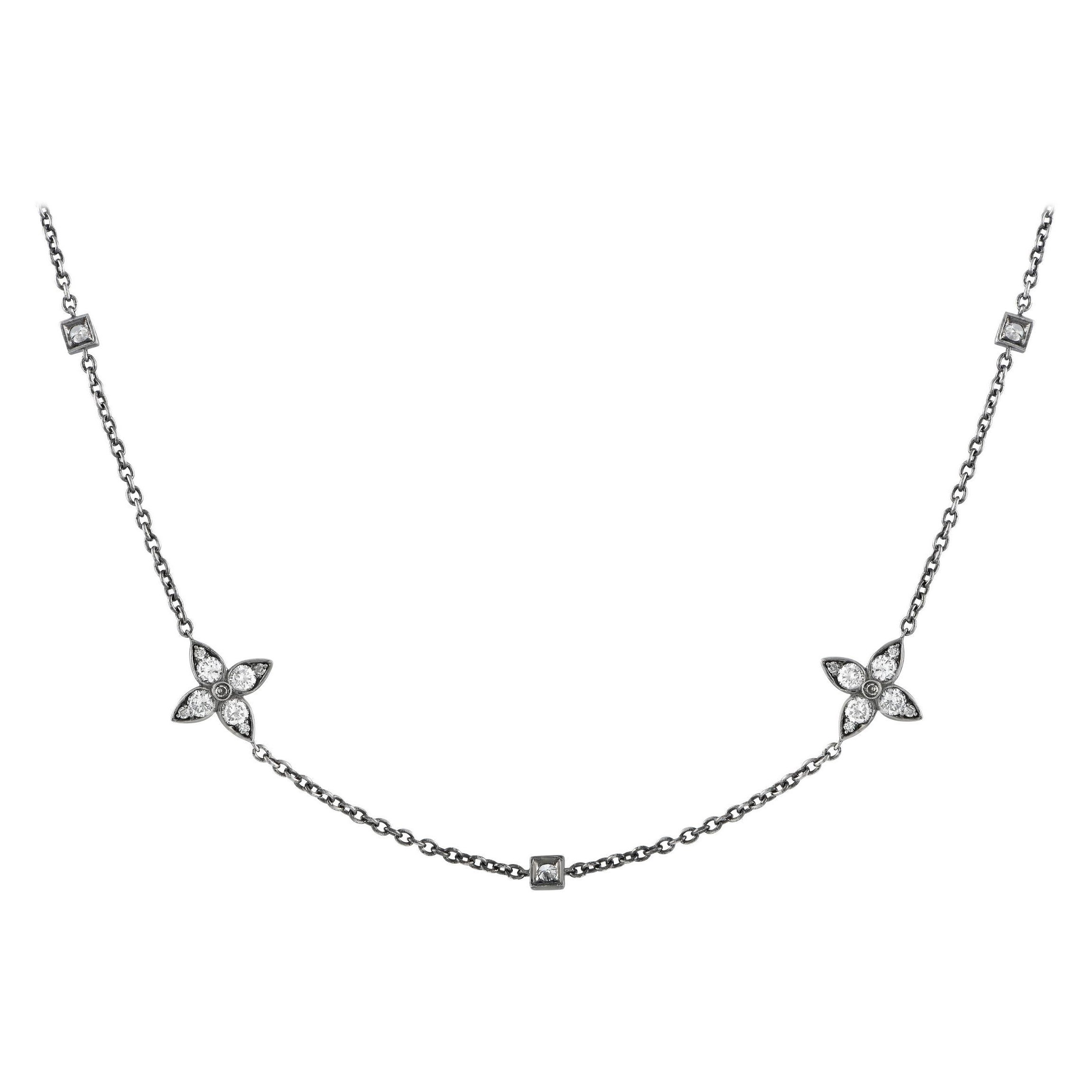 LB Exclusive 18k White Gold 2.75 Carat Diamond Necklace For Sale