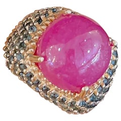 Anillo de cóctel "Capri" de oro de 22 quilates y plata con rubí rojo y zafiro azul