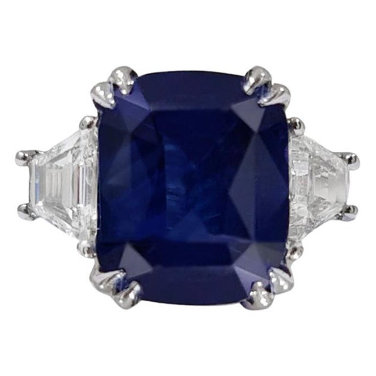 Bague en or 18 carats avec saphir bleu de 3,3 carats et diamants latéraux