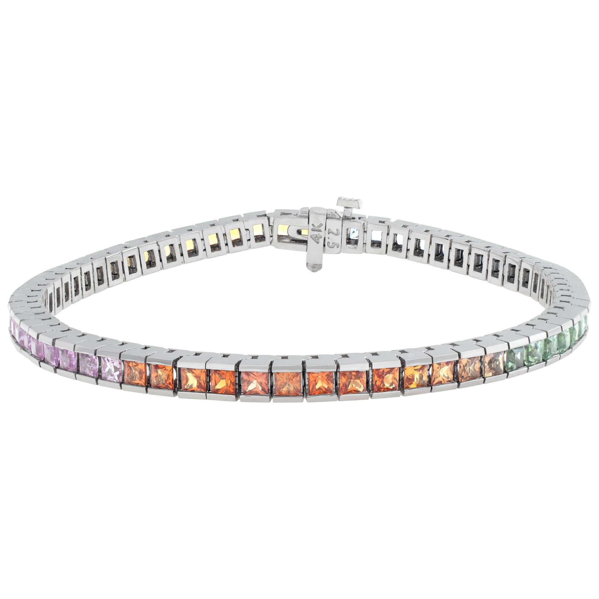 Bracelet en or blanc 14 carats avec saphirs multicolores  en vente