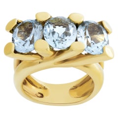 Blauer Topas-Ring aus 18 Karat Gelbgold von Present & Future