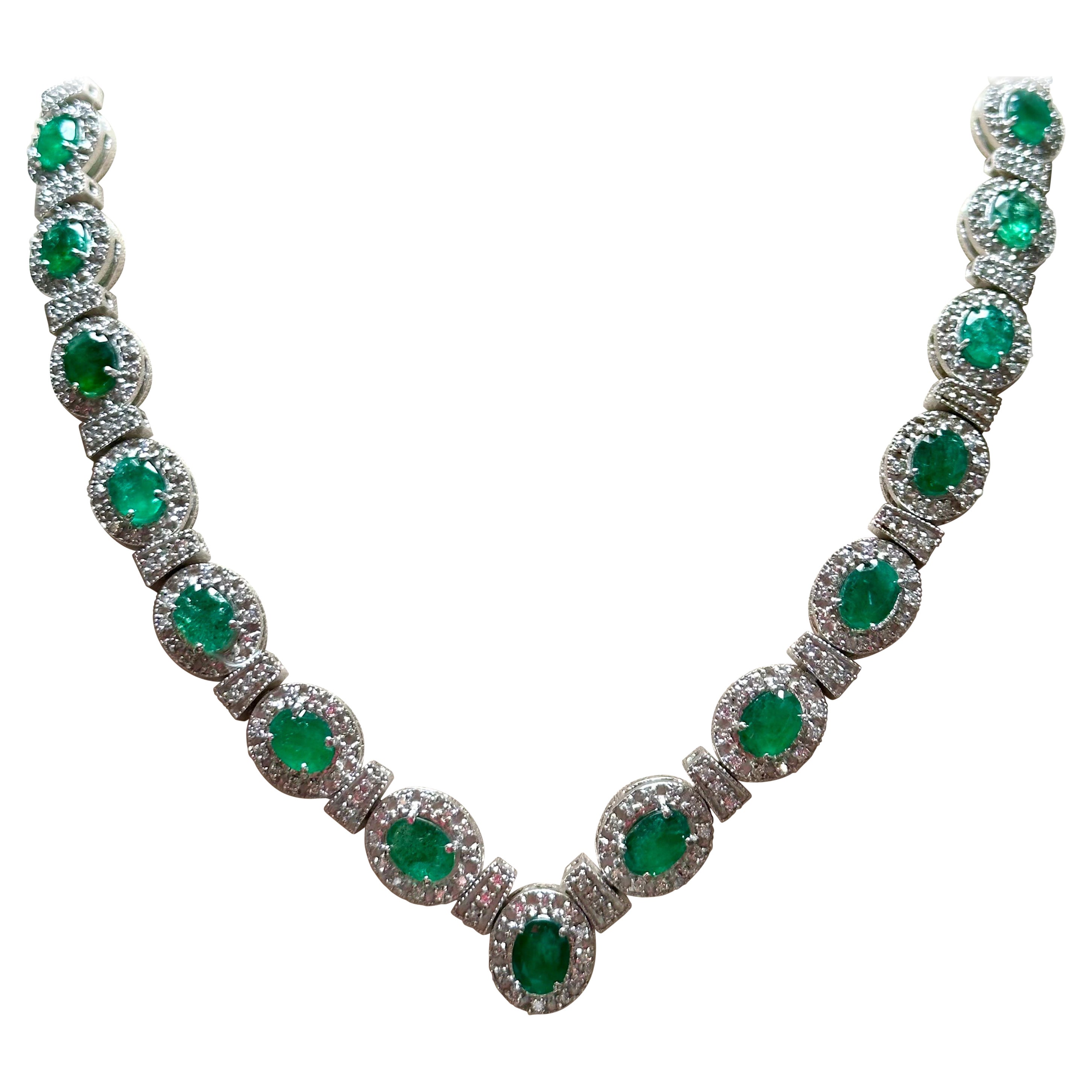 28 Carat Oval Shape Natural Emerald & 5 Carat Diamond Necklace in 14 Karat Gold