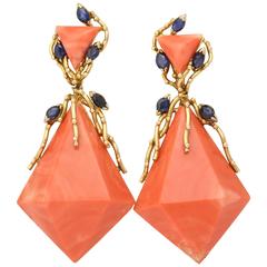 1960s Triangular Cut Faceted Coral Sapphire Gold Drop Earclips