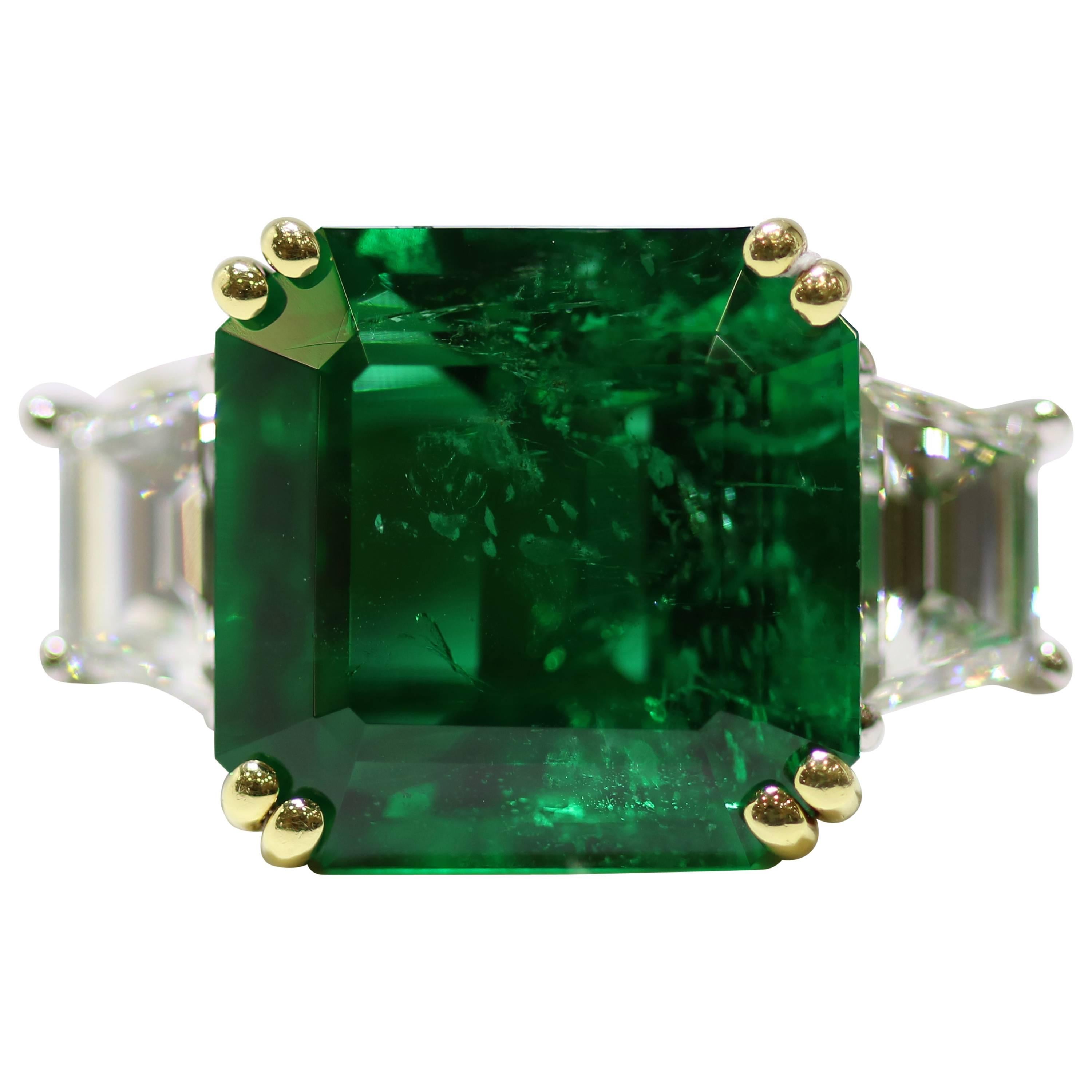Emerald Diamond Platinum Ring  For Sale