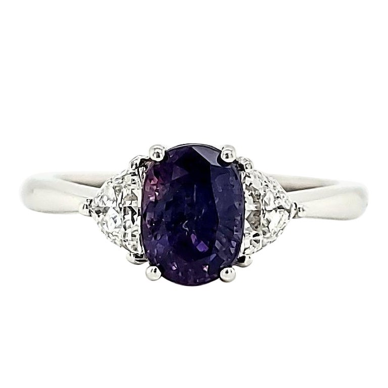 Bague en saphir GRS "Violet à pourpre" 1,52 carats sans changement de couleur dû à la chaleur en vente