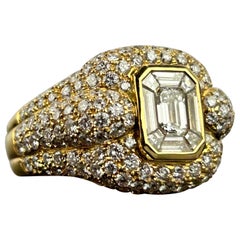Unisex 5.13 Carat Diamond and 18k Yellow Gold Cluster Ring