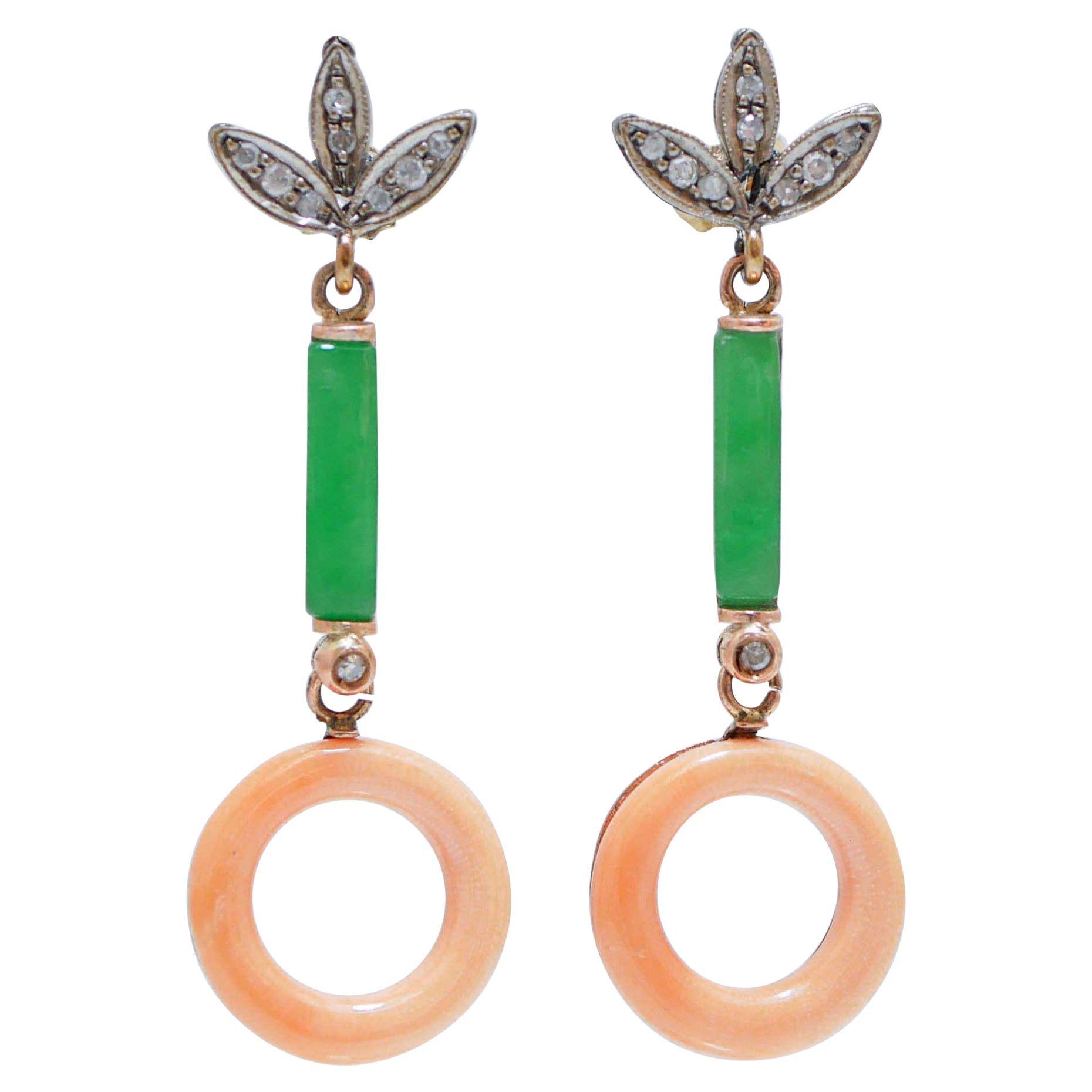 Boucles d'oreilles en corail, jade, diamants, or rose et argent.