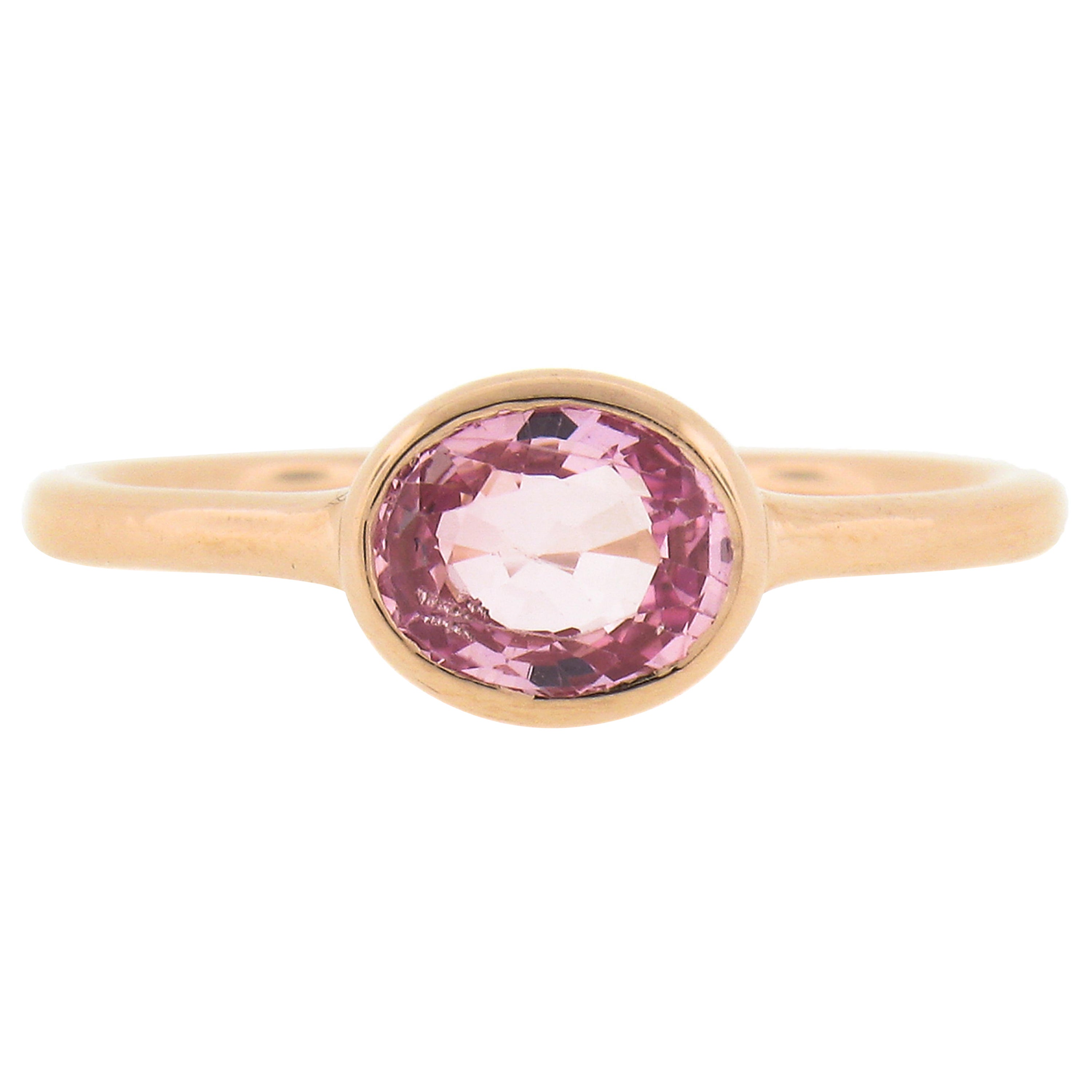 NEW 14k Rose Gold 1.29ctw GIA Oval Orangy Pink Sapphire Bezel Solitaire Ring en vente