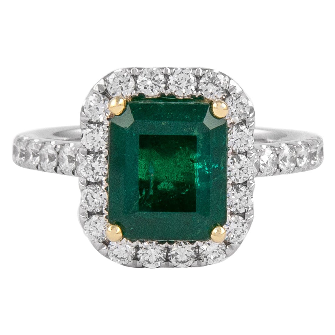 GIA 3.23 Carat Emerald and Diamond Halo Ring 18k Gold (Bague à halo d'émeraude et de diamant)