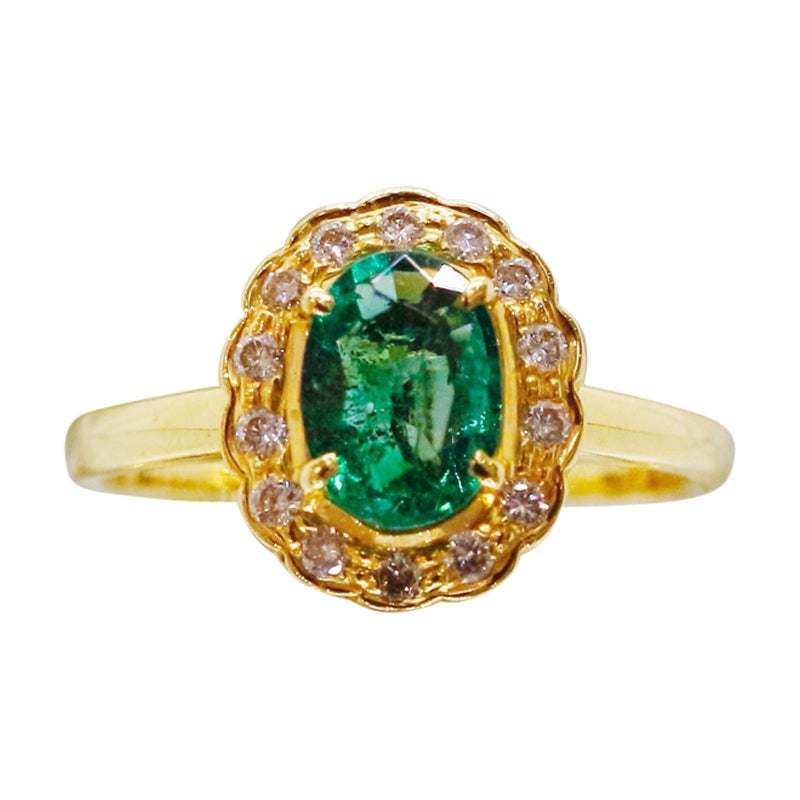 Emerald Diamond Ring in 18karat Gold For Sale